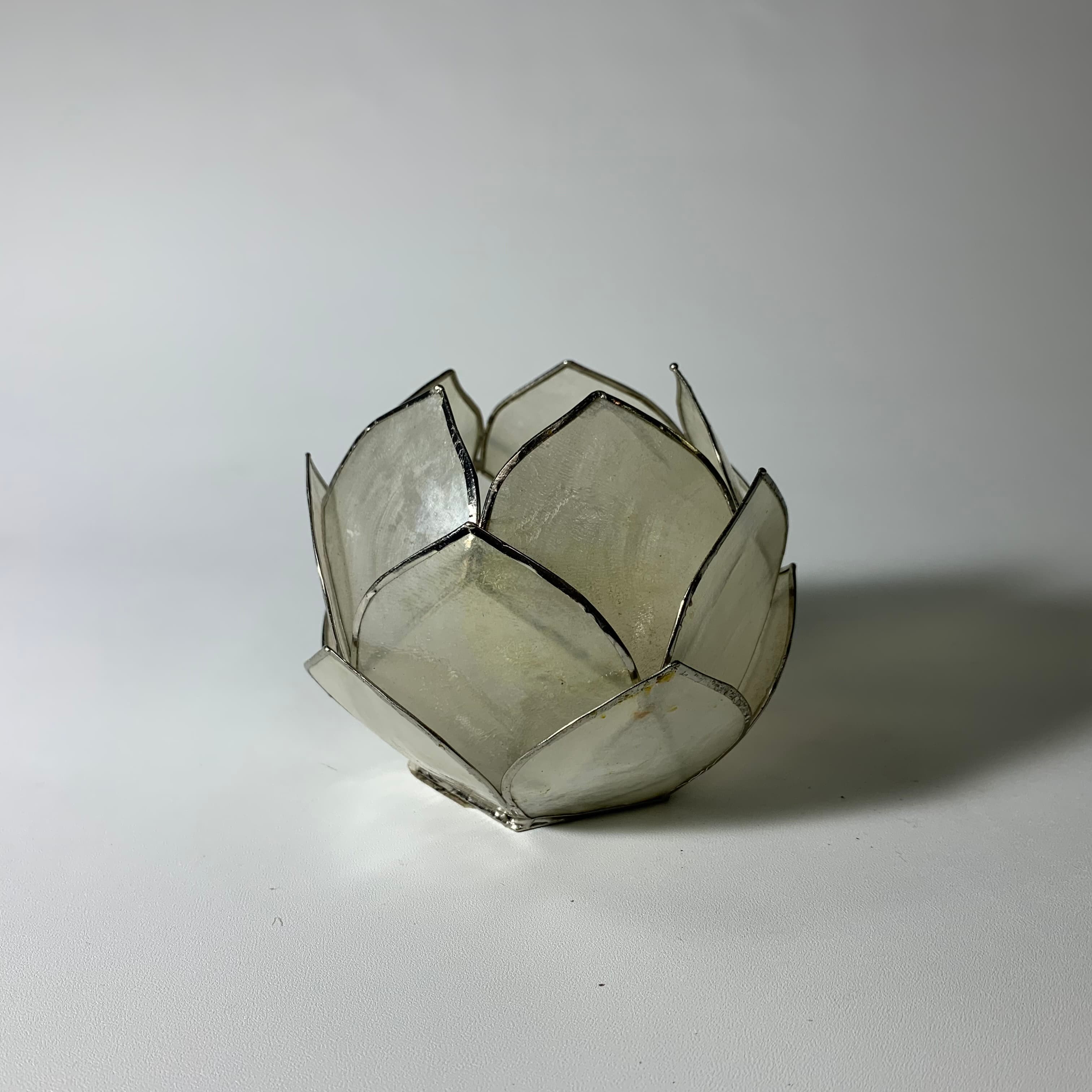 金屬白色貝殼花型燭台