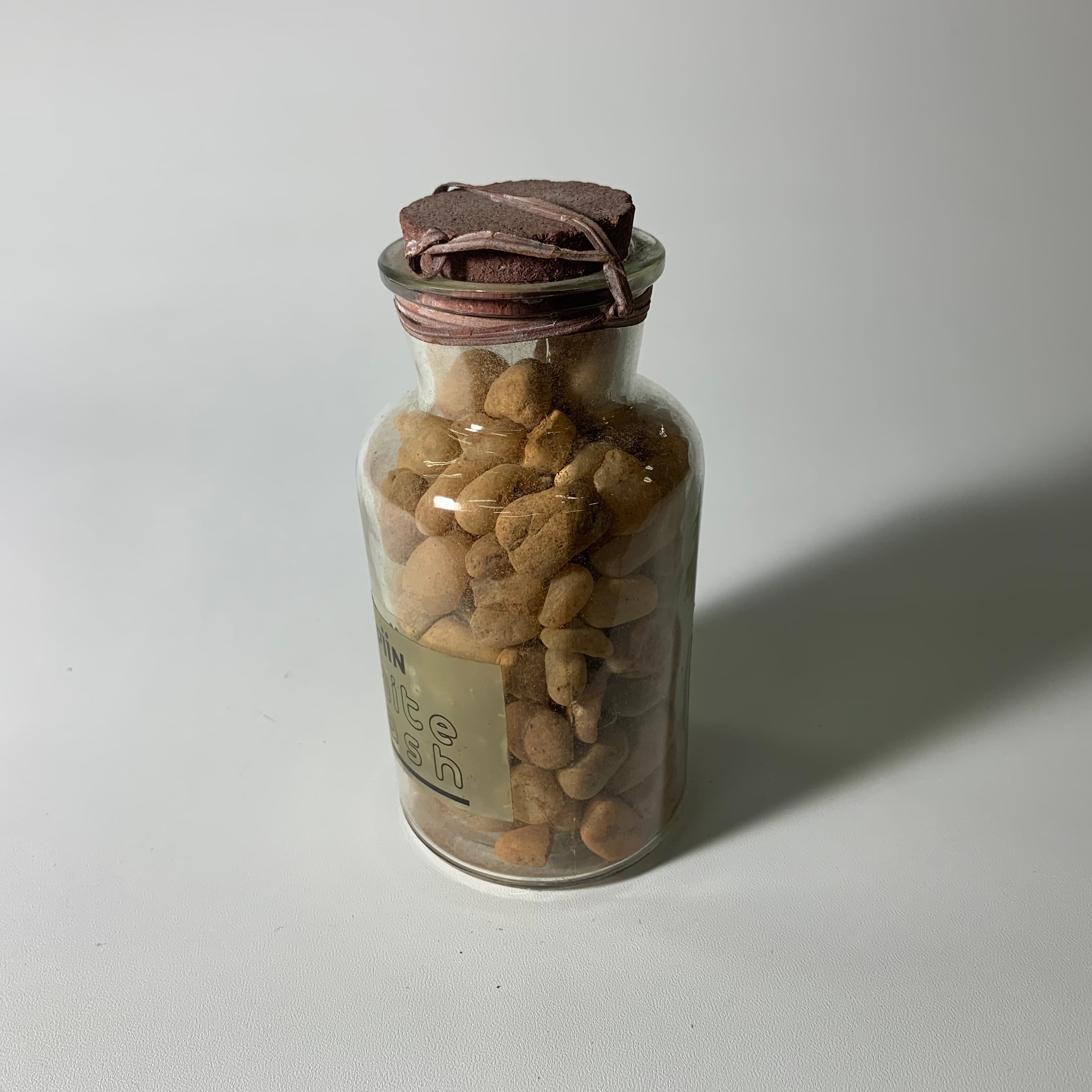 玻璃棕色原石礦物瓶