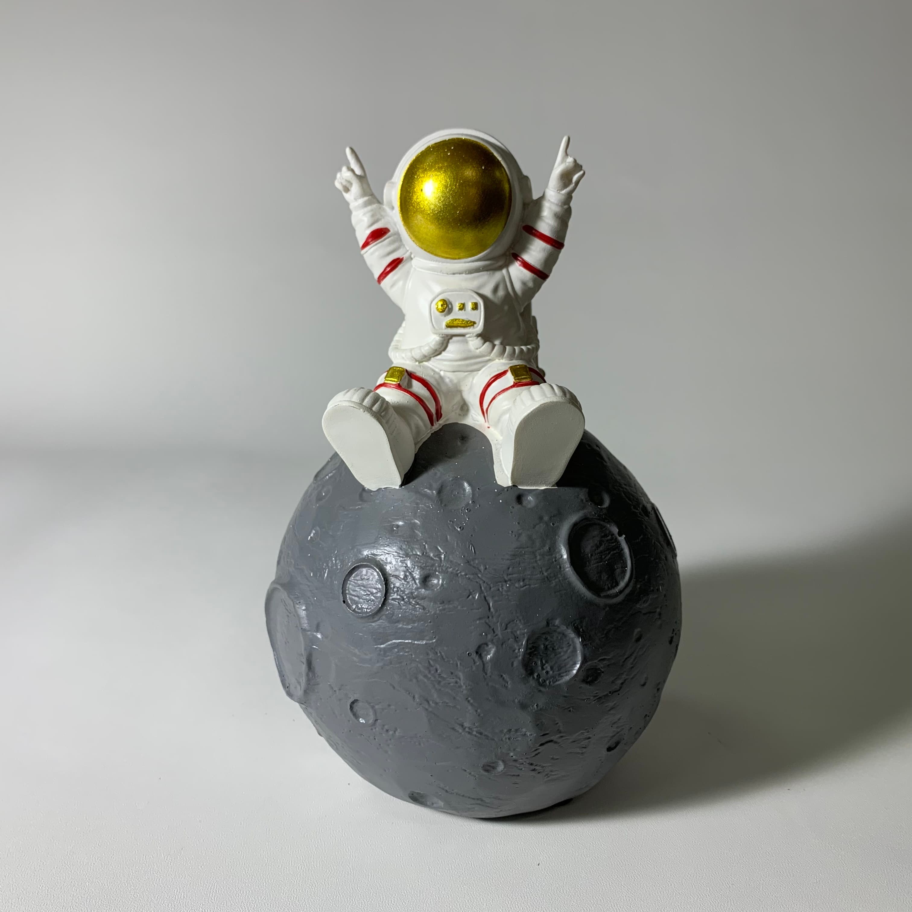 樹脂灰色太空人擺飾