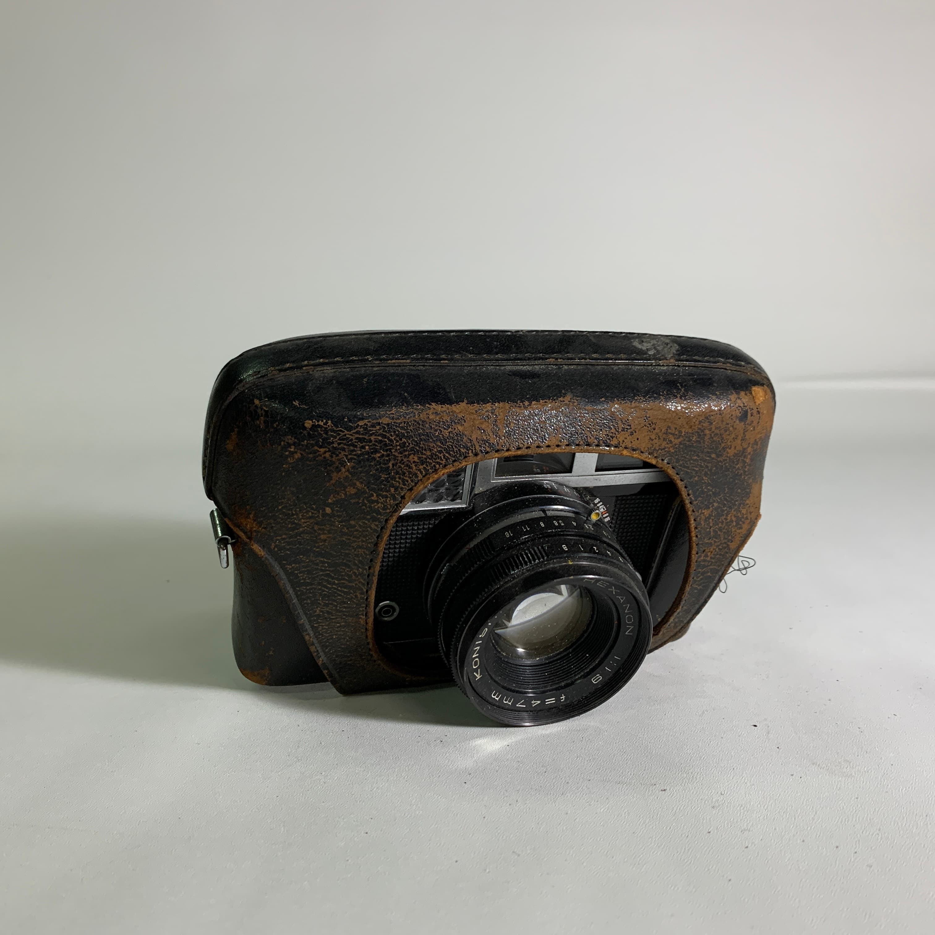 金屬黑銀色旁軸底片相機(Konica S3)