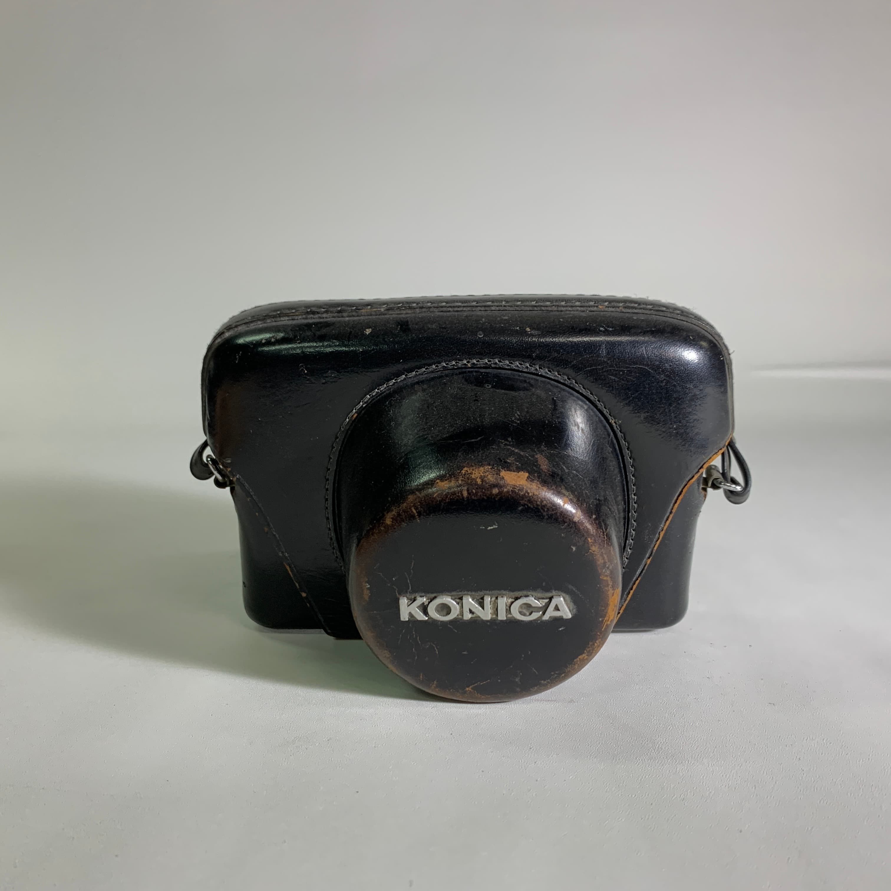 金屬黑銀色旁軸底片相機(Konica S1.6)