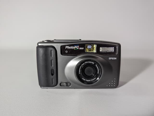 塑膠黑色數位相機(Epson photo pc 500)