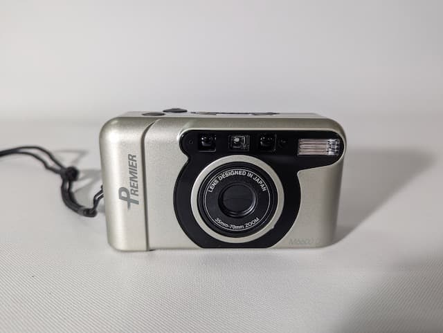 塑膠黑色底片相機(Premier m6600D)