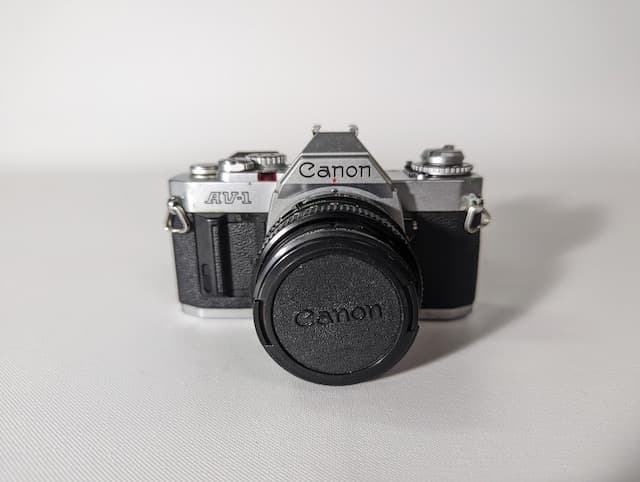 金屬黑銀色底片相機(Canon AV1)