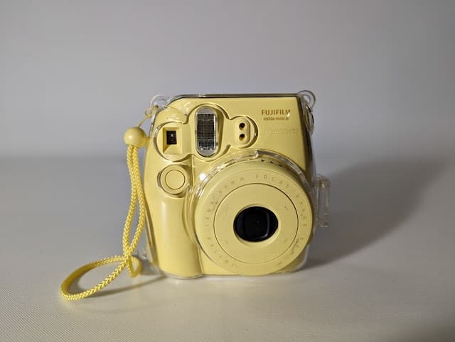 塑膠黃色拍立得(Fujifilm instax mini8)
