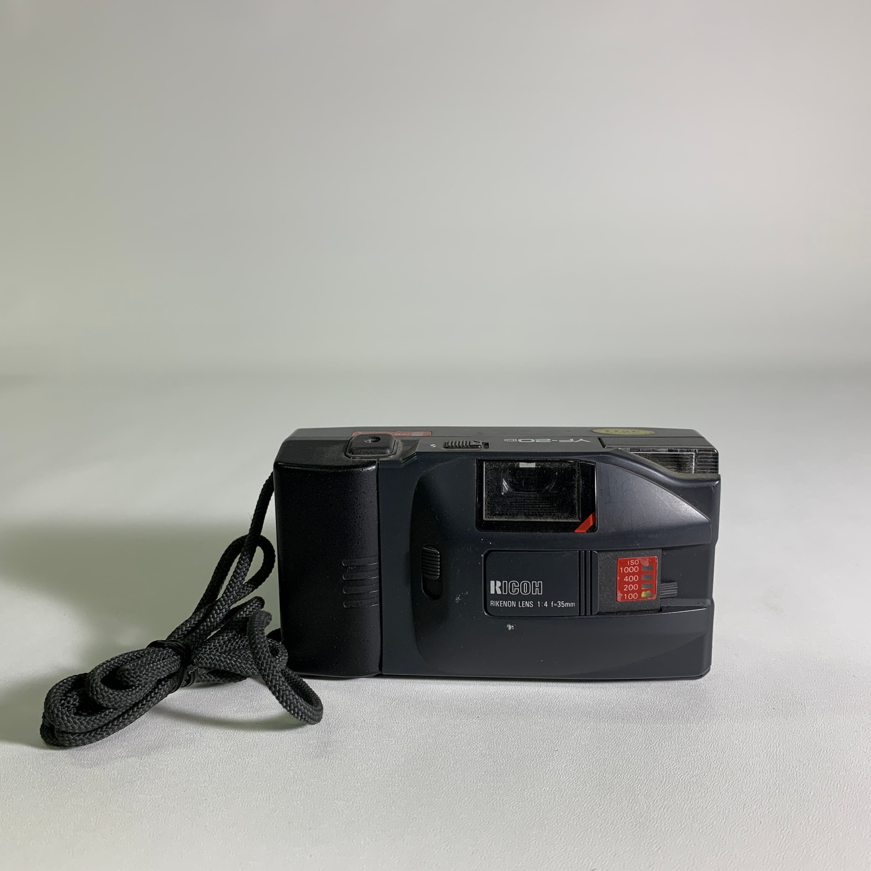 塑膠黑色底片相機(Ricoh YF20 black)