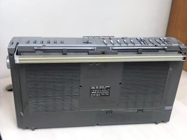 jvc M70 boombox手提卡夾隨身聽（卡夾故障）