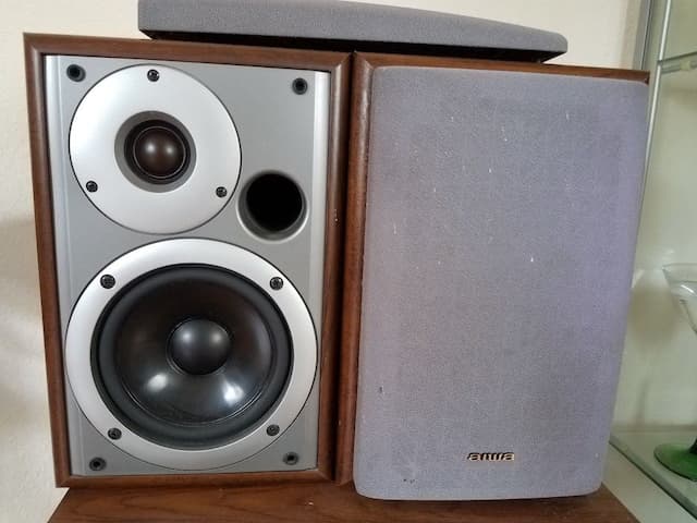 木色AIWA speakers SX-LM7