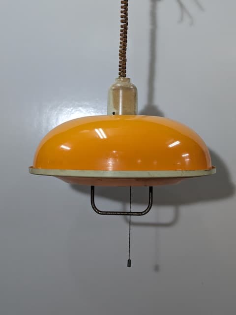 橘色塑膠伸縮吊燈