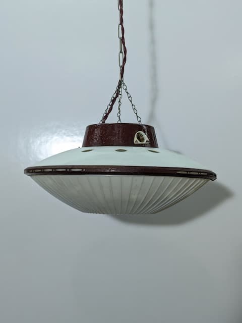 白色塑膠圓形燈管吊燈