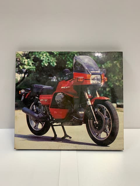 無框 紅色摩特車圖