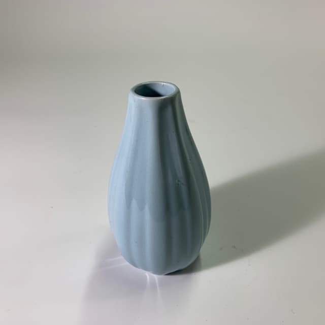 水藍色小花瓶
