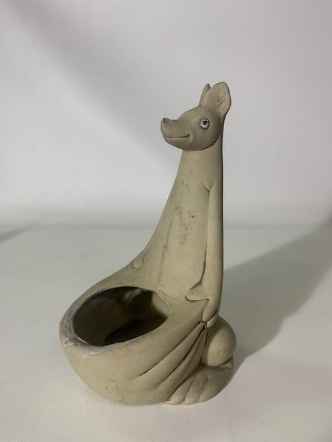 水泥灰色袋鼠造型花器