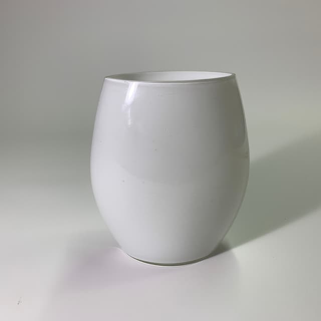 霧白色陶瓷花瓶