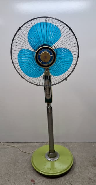 綠色底座大同直立電扇
