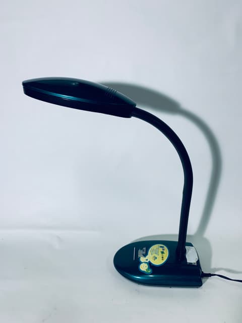 綠色日光燈管檯燈