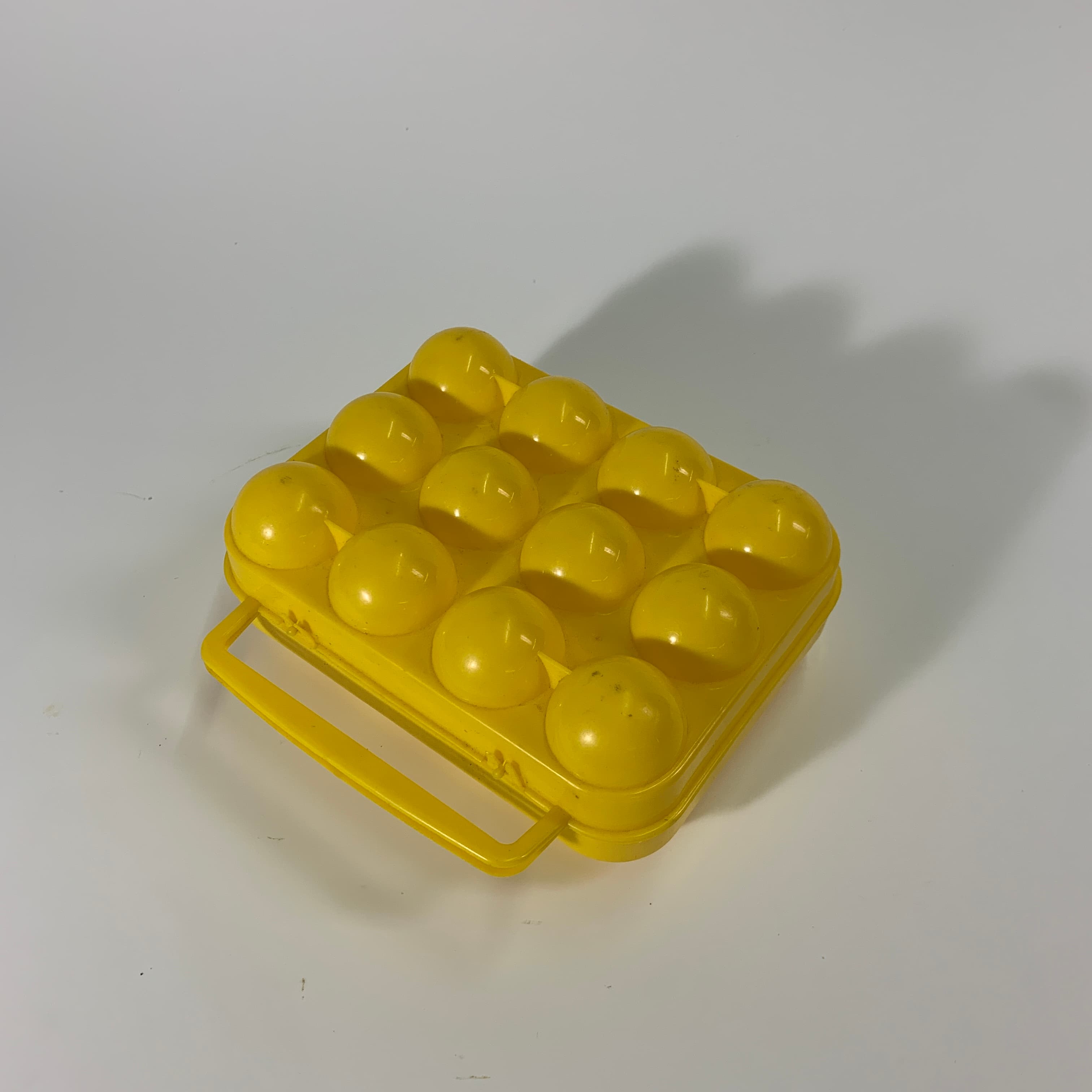 黃色塑膠裝蛋盒