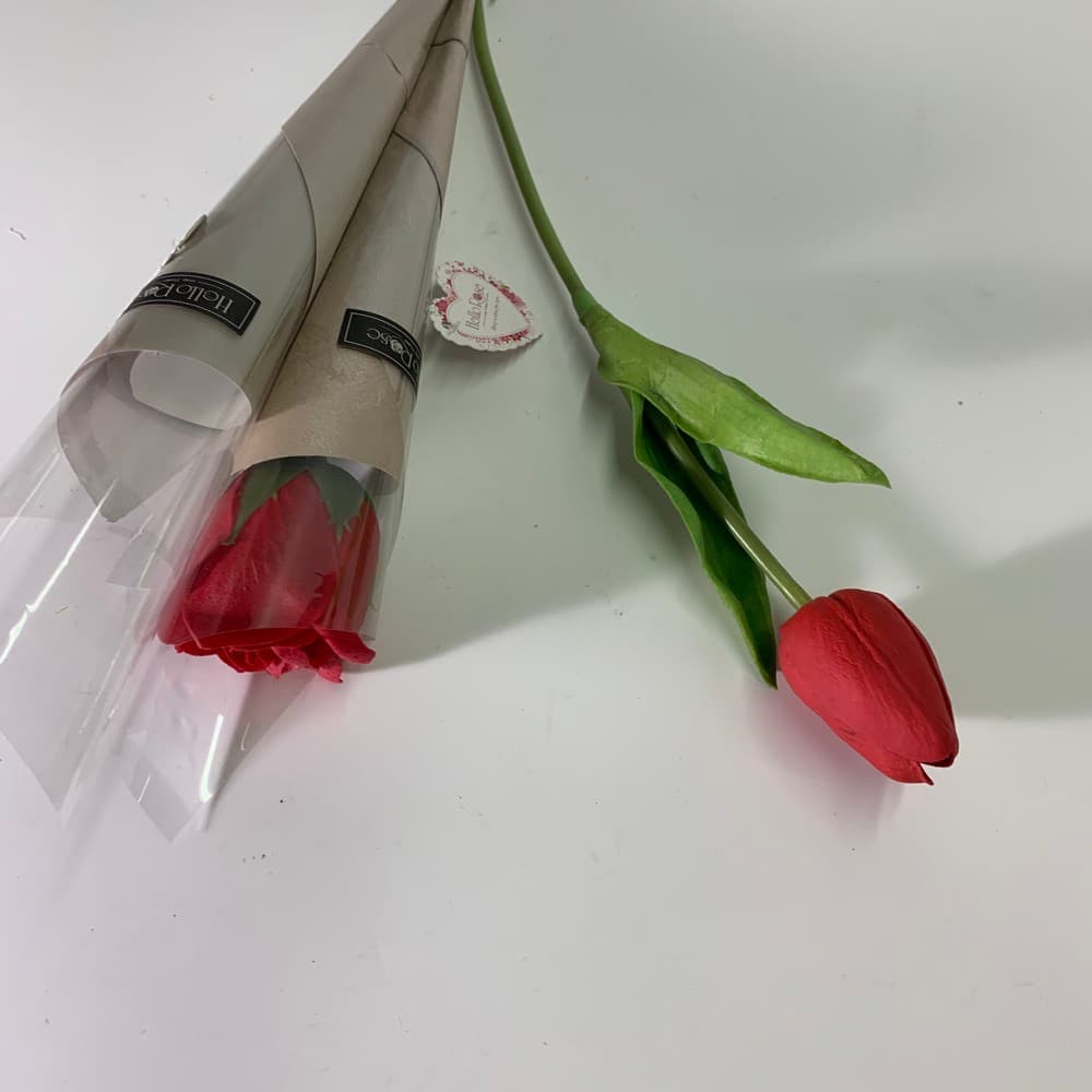 紅色玫瑰人造花