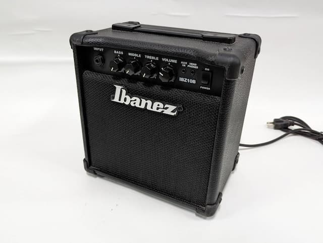 黑色ibanez音響（logo正中央））